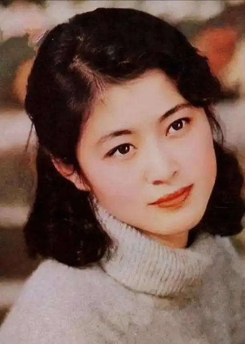 64岁倪萍容貌大变鼻头内嵌撞脸牛魔王网友整容失败