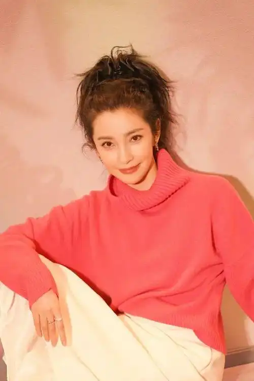 退圈1年后林志玲50岁近照火上热搜67网友67到底是50还是25