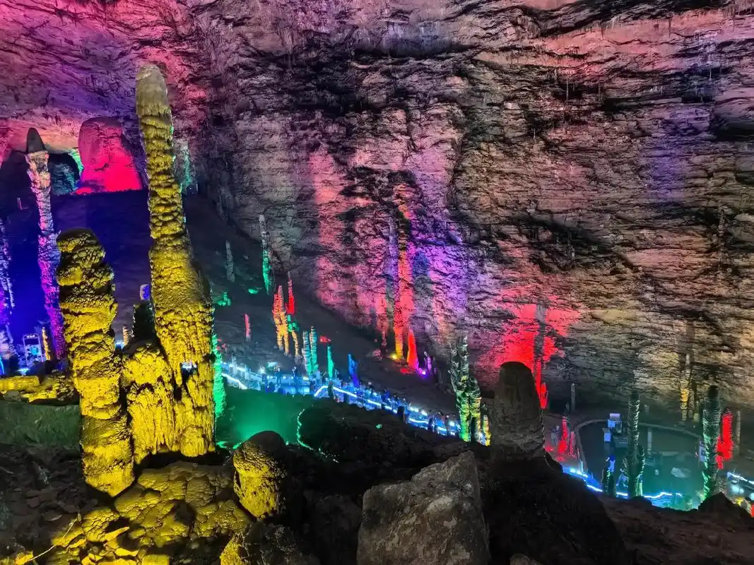 张家界地下奇观黄龙洞 - 抖音