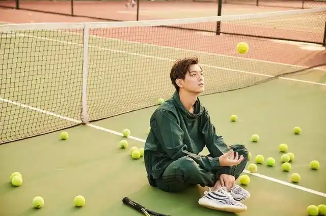 【李明德个人资料】凭借《亲爱的,热爱的》走红,grunt复旦大学毕业,帅