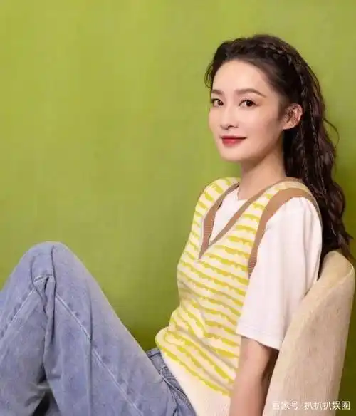 李沁成压戏专业户?某女星被偏门反噬?_行程_商务_样子
