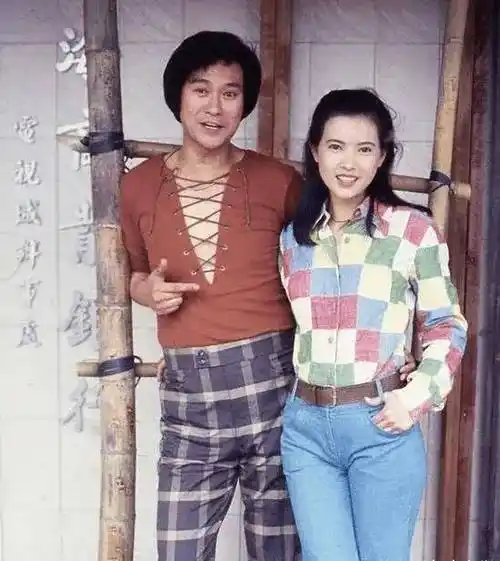 当年曾志伟为保证拍摄效果,想要偷偷要假戏真做,蓝洁瑛崩溃大哭_因为