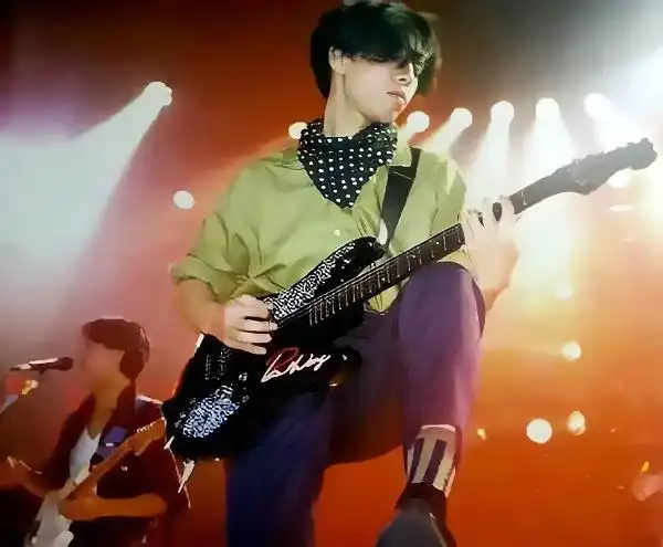 年轻时的黄贯中被评韩范十足 但那明明是港风 八九十年代风靡亚洲