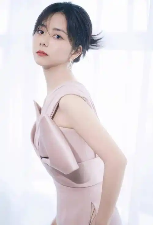 谭松韵生图公开,不加修饰暴露真容,这算什么31岁_形象_造型_设计