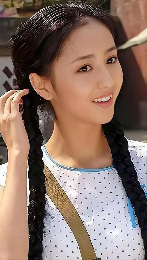 佟丽娅旧照,新疆美女,真的是从小美到大