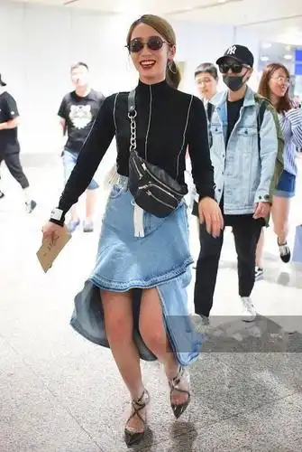 孟美岐本来想秀一把美腿,却被吐槽"上下一样粗",弄巧成拙了!