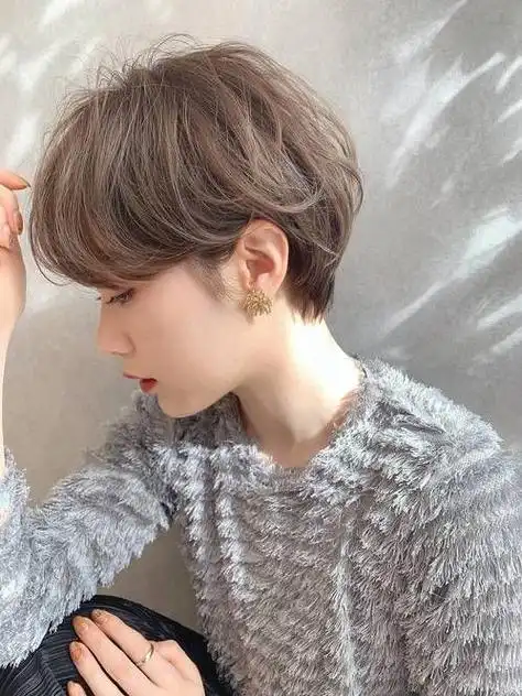 女士短发别乱剪,选这四种就对了,很美很时尚|发型|刘海|脸型_网易订阅