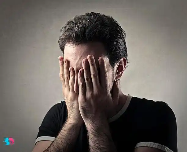 男儿有泪不轻弹是时候大哭一下发泄压抑的情绪了