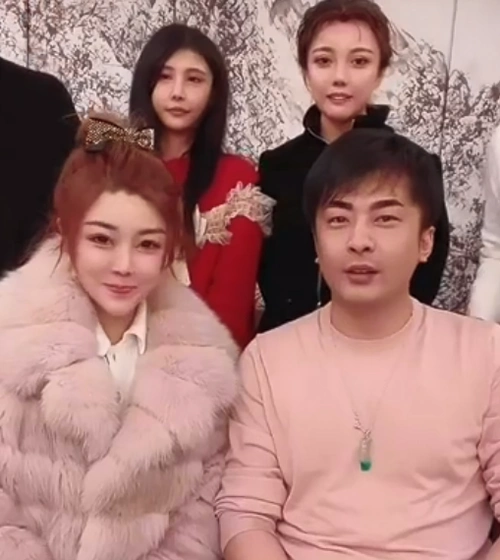 辛巴干女儿患脑萎缩住院每天住院费高达10w病情却不见好转