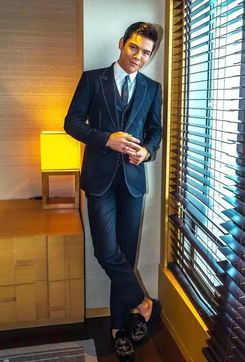 而向佐和郭碧婷描述的理想型差距真的不小,身高不符合,发型不符合