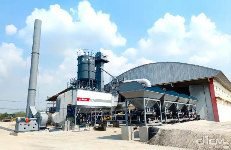 快运快装三一x8系列沥青站闪现泰国