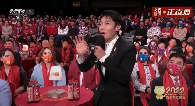 春晚精彩盘点陈宝国抠鼻子撒贝宁嘴瓢韩红唱歌唱哭了
