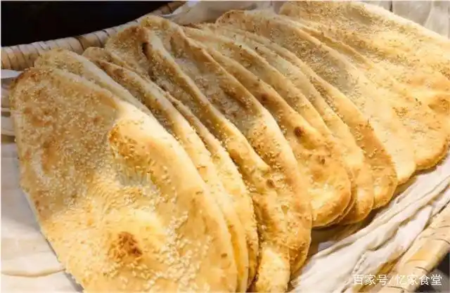 徐州最难找的羊汤馆,满天星烧饼外面吃不到,2元1个回头客真不少