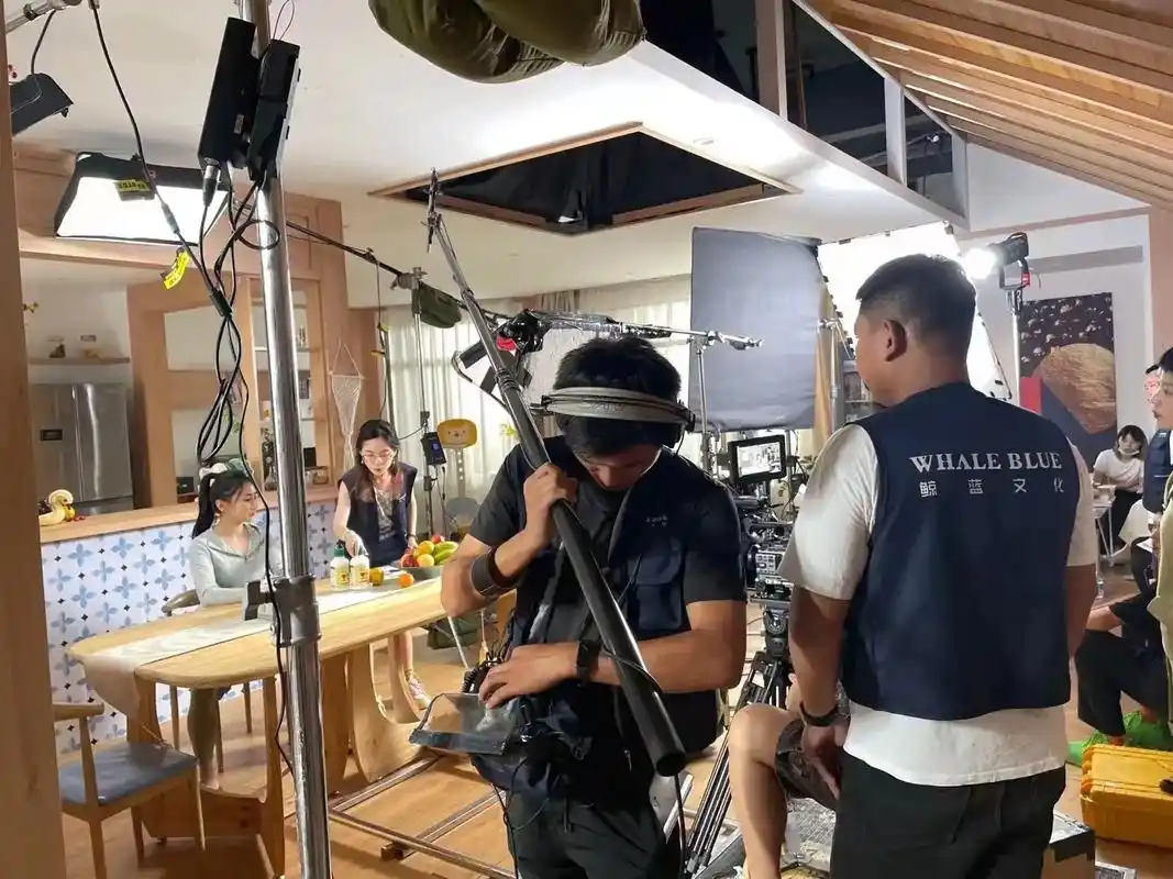 深圳鲸蓝文化传媒广告片拍摄花絮.专业制作企业宣传片,tvc广 - 抖音