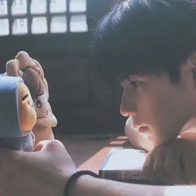 有品位的男人微信头像年轻帅气版