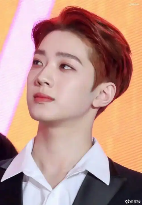 你心中的侧颜之最#来看看我们赖冠霖的侧脸也太精致了吧,谁看了不说