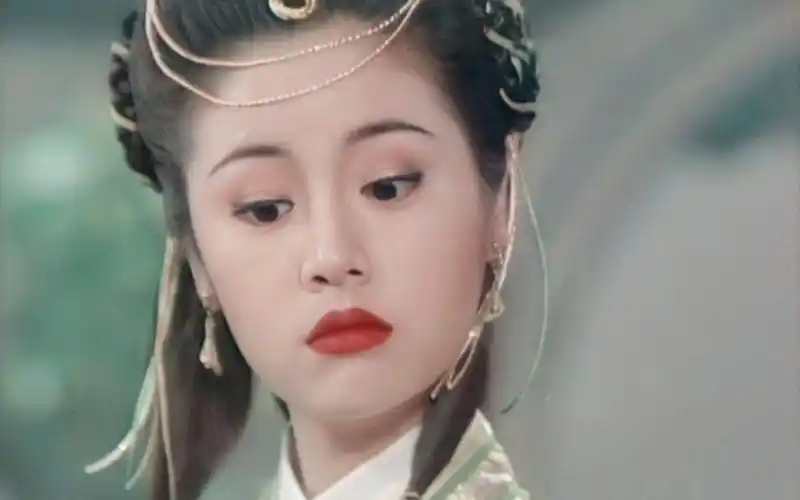 "当年,假期神剧《还珠格格》中,紫薇的这句台词也是红遍大江南北.