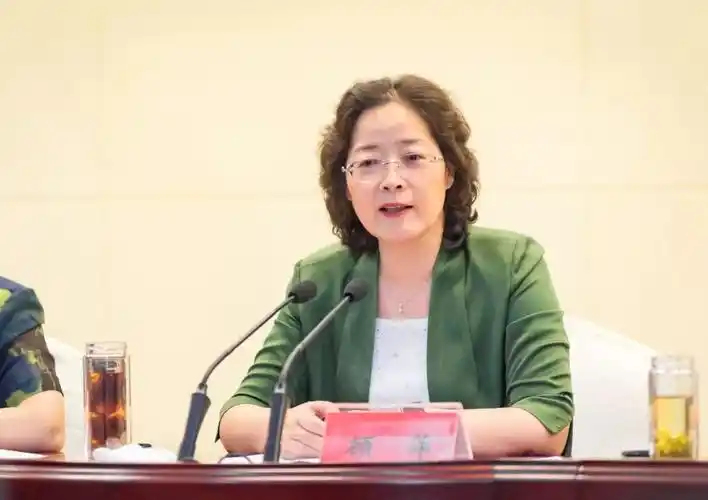 为了泰州市高港区的蓝天,碧水,净土,我们"亮剑"宣战!