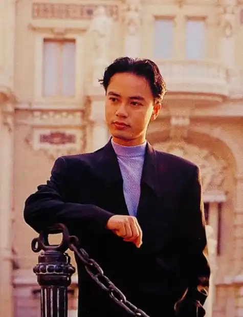 李克勤与李宗伟连线直播满脸皱纹状态萎靡苍老到认不出