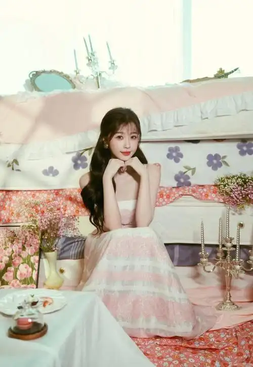 虞书欣粉嫩系写真可爱十足