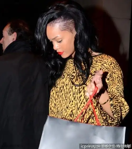 20大女星阴阳头造型曝光雷劲十足(图)