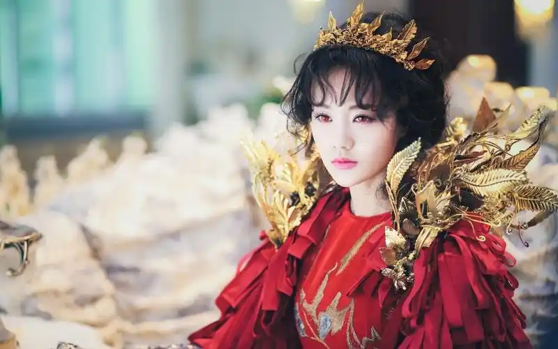 【半妖倾城】李一桐:大概穿红色衣服的女孩都很深情吧_哔哩哔哩 (゜