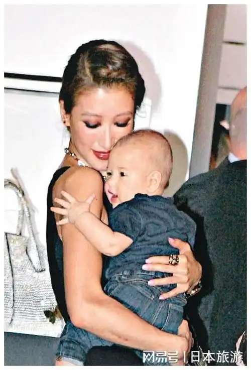 王菲"说"王菲曾经在采访的时候说过:"事业,爱情,其实我跟普通人一样