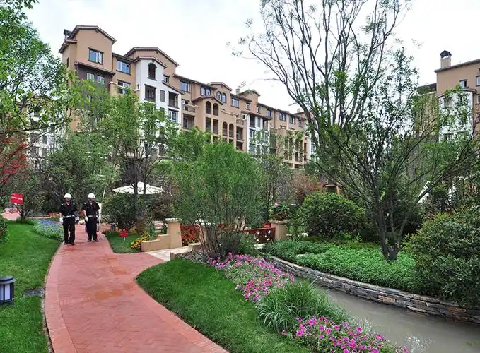 龙湖·曲江盛景开始撰写花园洋房的传奇时代,先后开发了龙湖曲江盛景