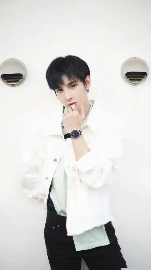 手机壁纸郑繁星