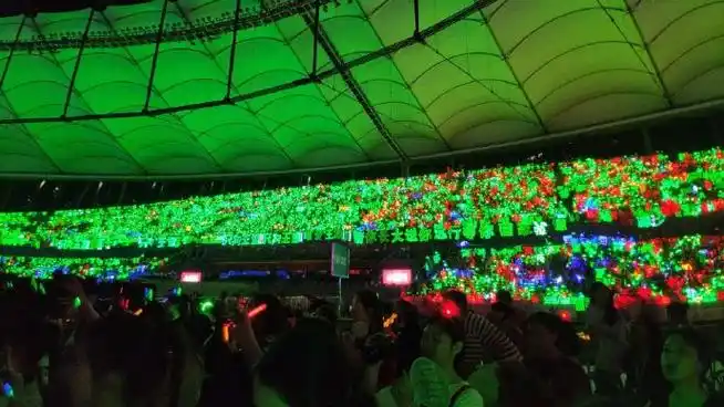 新光梦境#看一场演唱会是必要的奔赴一场绿海也是必要的@tfboys-王