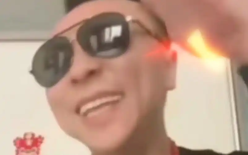 黑手哥唱歌倒放,这下听懂了