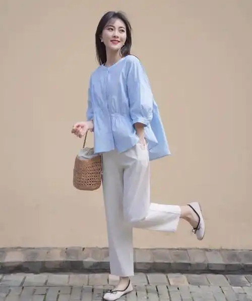 白裤子这样搭配才是真时髦