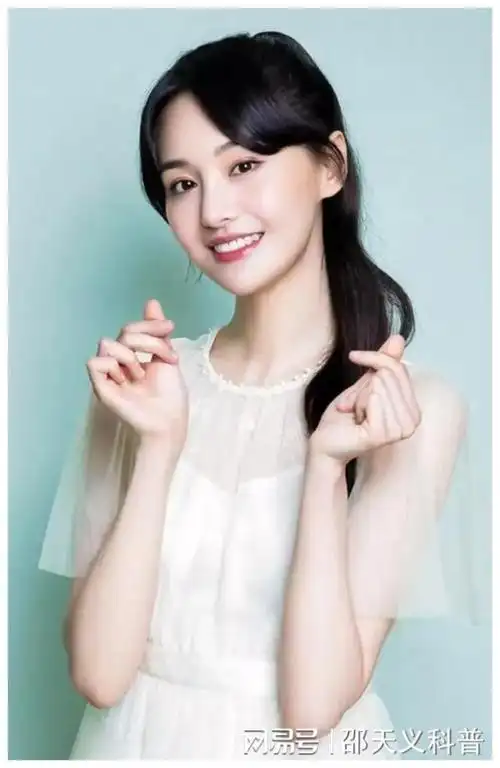 郑爽被执行巨款,律师警示:拒执或面临七年牢狱之灾|丑闻|小花旦_网易