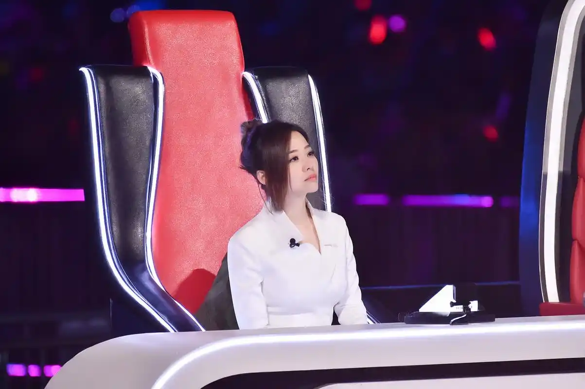 张靓颖献唱万人演唱会我的梦唱哭全场观众