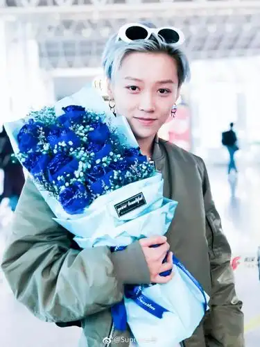 蜜蜂少女队的刘雨昕!