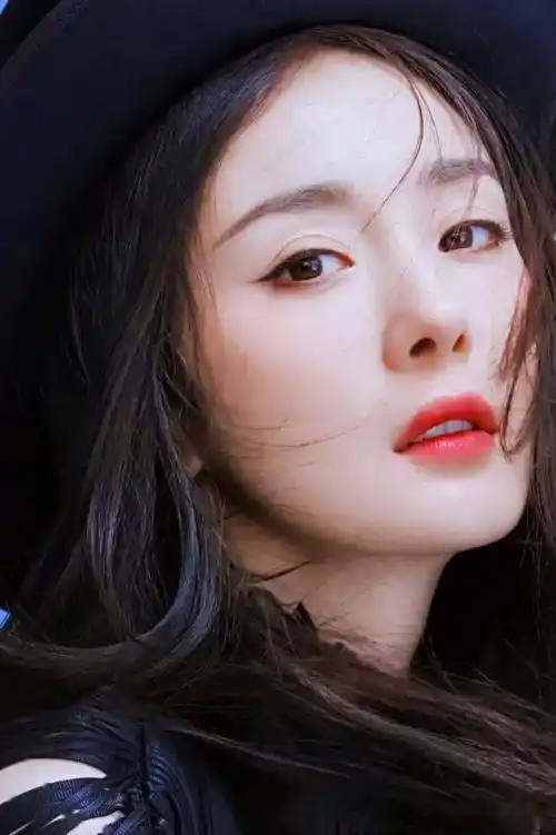 杨幂火辣辣的红唇火辣辣的诱惑