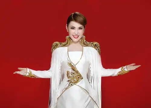 乌兰图雅《美丽的草原我的家》