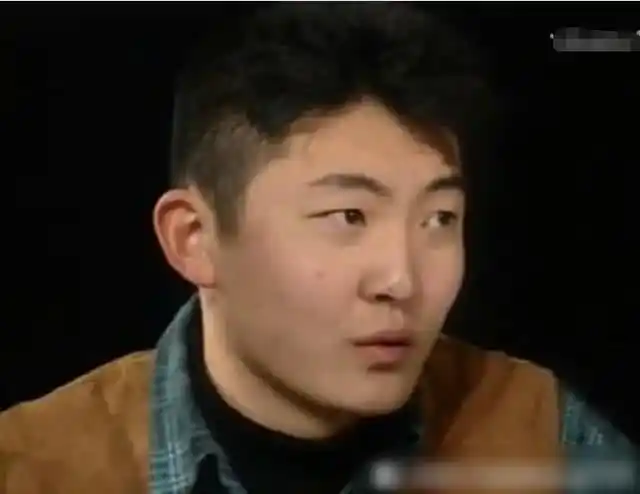 戚薇直言割过双眼皮郭京飞承认整形只有她打死都不承认