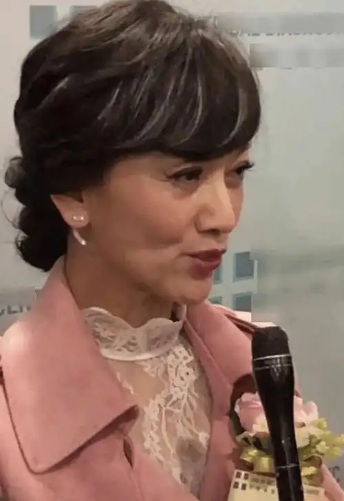 生图曝光她们的真面目,皱纹横生,脸僵长斑_赵雅芝_邵音音_刘晓庆