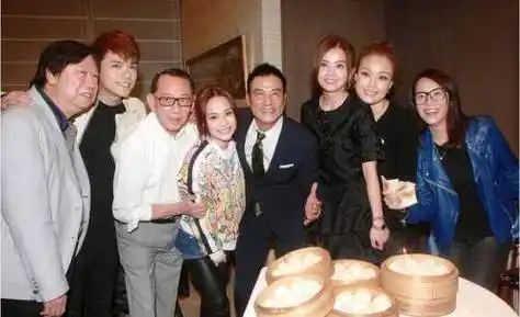 原创容祖儿天后接班人与谢霆锋陈奕迅同门受人提携努力付出