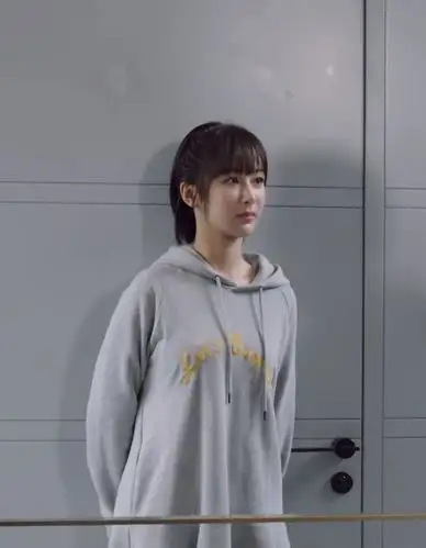 亲爱的热爱的佟年鱿小鱼杨紫同款夏季灰色卫衣连衣裙女中长款裙子