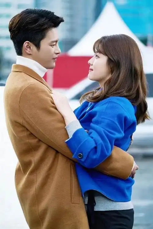 黑暗荣耀更新频率,韩剧《黑暗荣耀2》开播一天_犇涌向乾