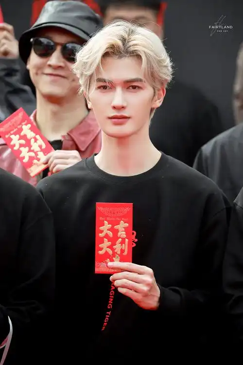 咪咕星鲜事#朱正廷 种地吧 是爱分享日常的帅哥一枚呀不过还是先期待