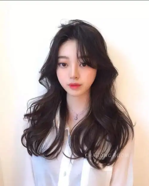 2020年长发这样烫更好看,想要换发型的女生快来看看吧