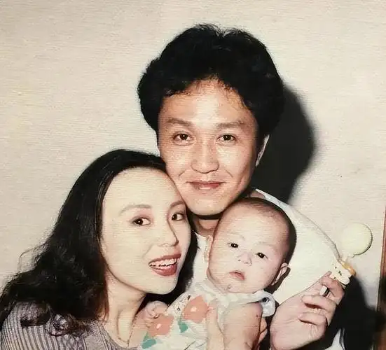 耳朵,生活甜蜜蜜|老戏骨|张丰毅|伍宇娟|张涵予|实力派演员_网易订阅