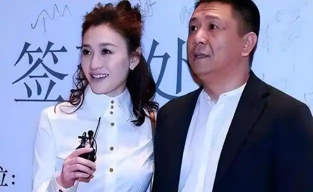 47的"人间尤物"李小冉,感情经历挫折后,最终收获爱情|鄢颇|陈坤|梅婷|