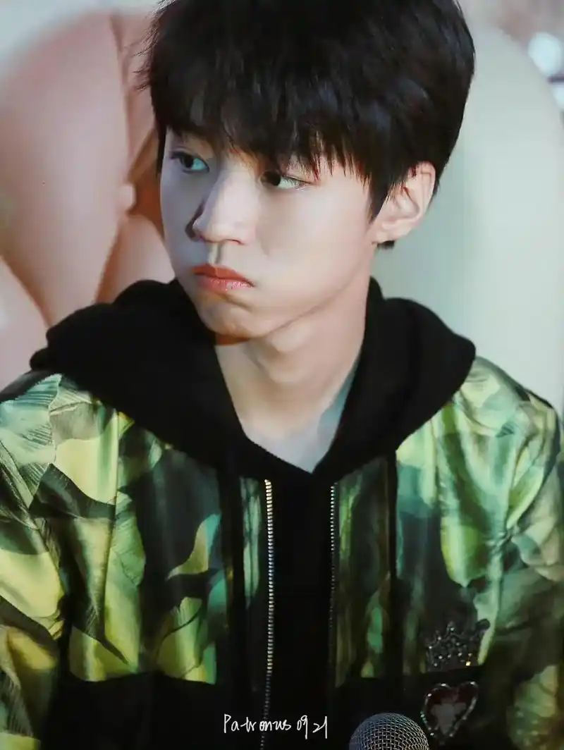 王俊凯#帅哥 #可爱  男孩子嘟嘟嘴就是要______(最 - 抖音