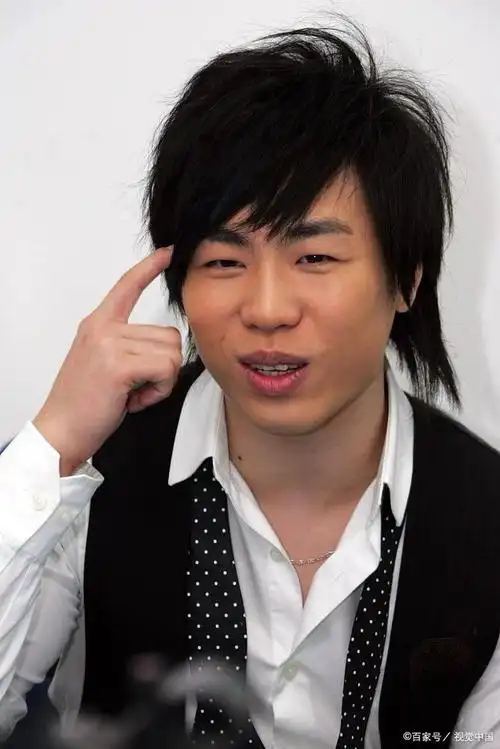 郑爽,胡彦斌"隔空暗战"?她搞不定上海男人,他搞不定东北女人