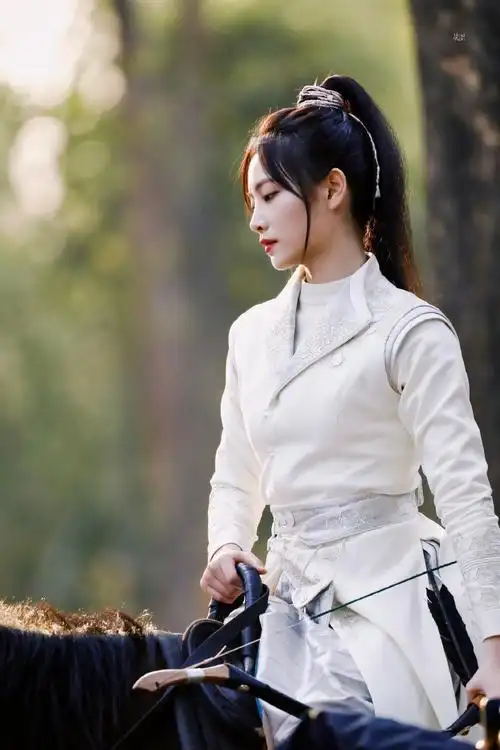 许佳琪清风朗月花正开白衣返图相关