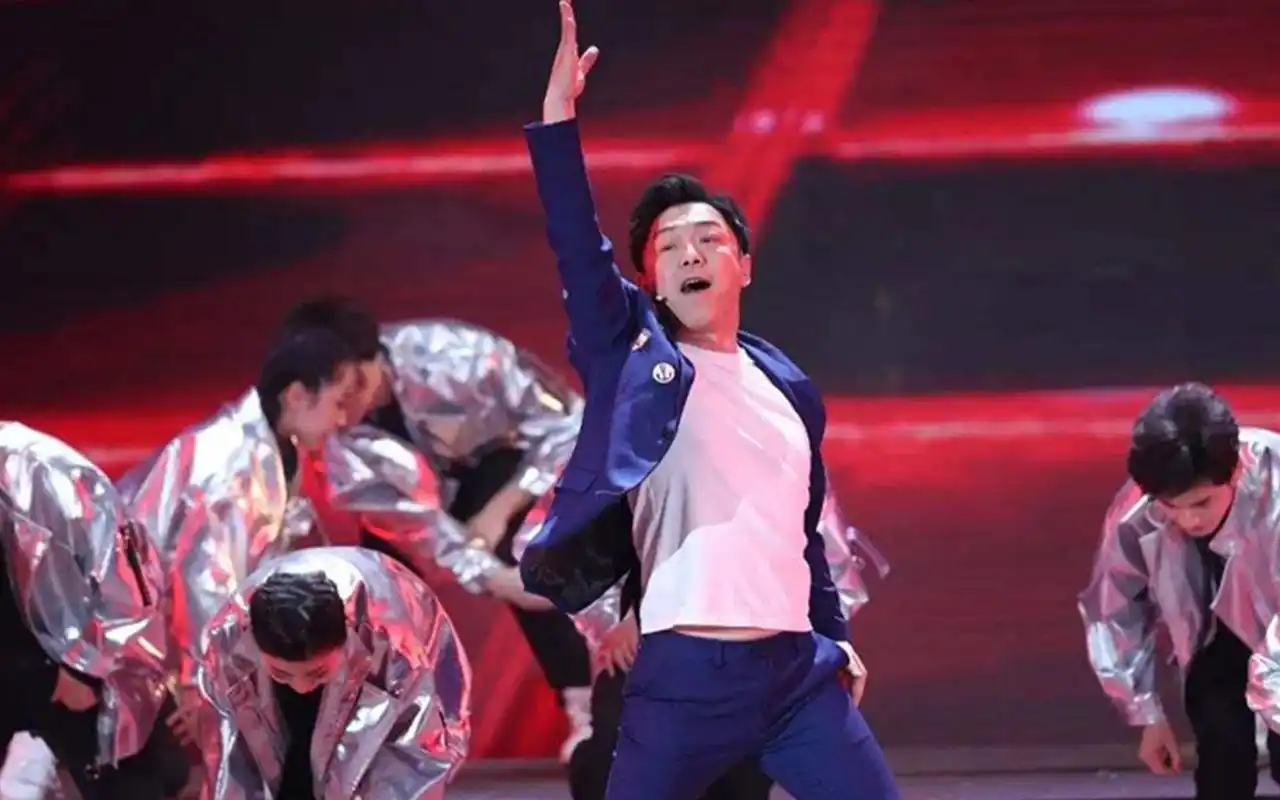 黄渤跳舞有多厉害各种舞蹈信手拈来还模仿王一博张艺兴